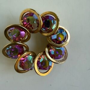 Vintage Gold-Tone Circular Aurora Crystal Brooch - Purple Iridescent